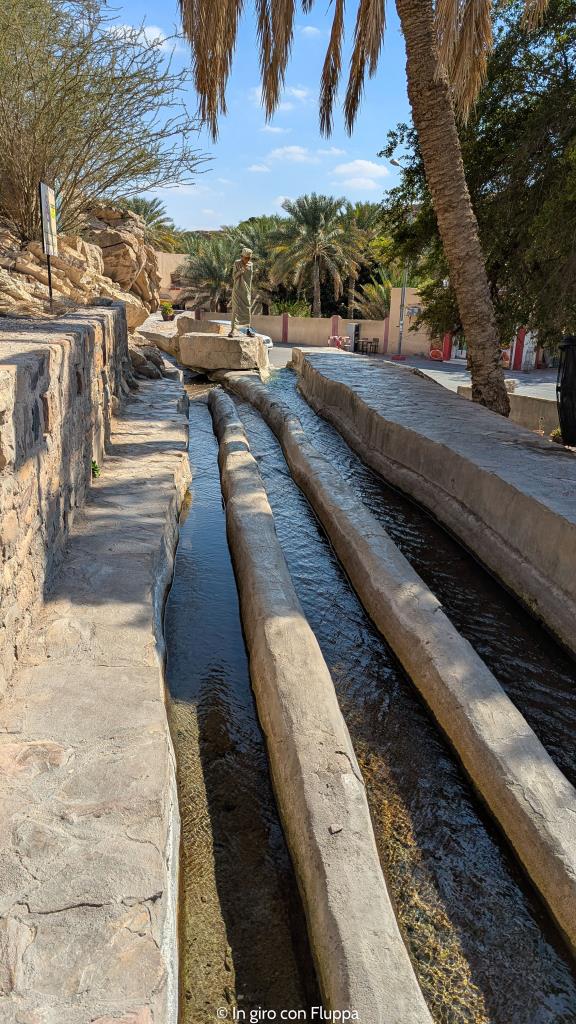 Falaj di Birkat Al Mouz