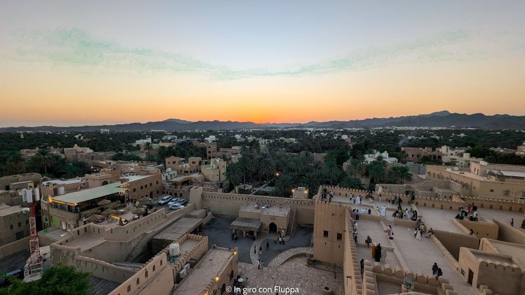 Nizwa al tramonto vista dal Forte
