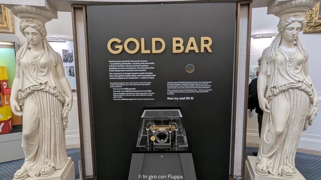 Lingotto d'oro da toccare. Museo della Banca d'Inghilterra