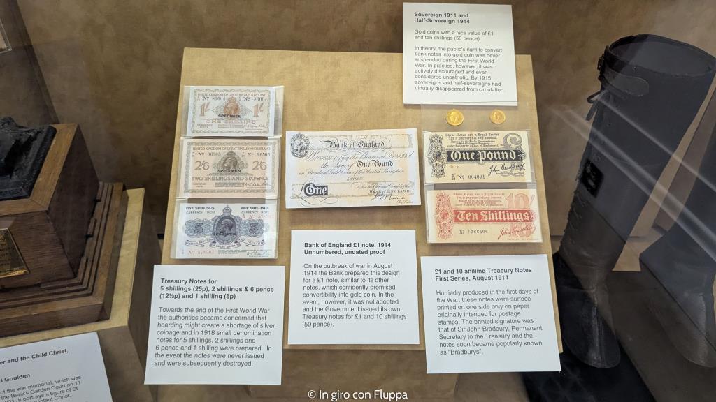 Vecchie banconote da una sterlina. Museo della Banca d'Inghilterra