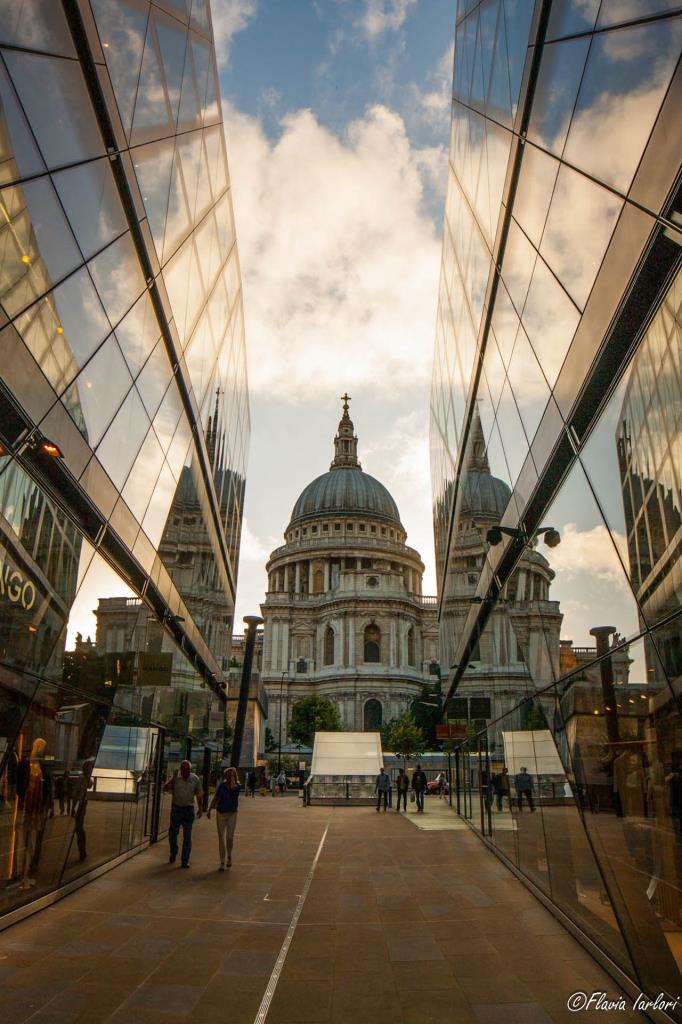Vista del St.Paul's dal piano terra del One New Change