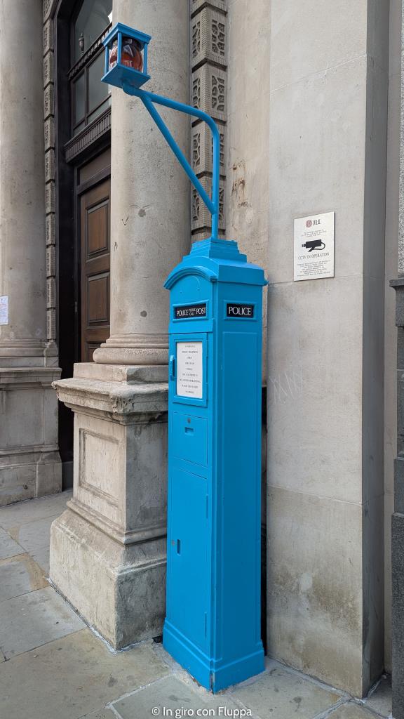 Police Public Call Post, Londra