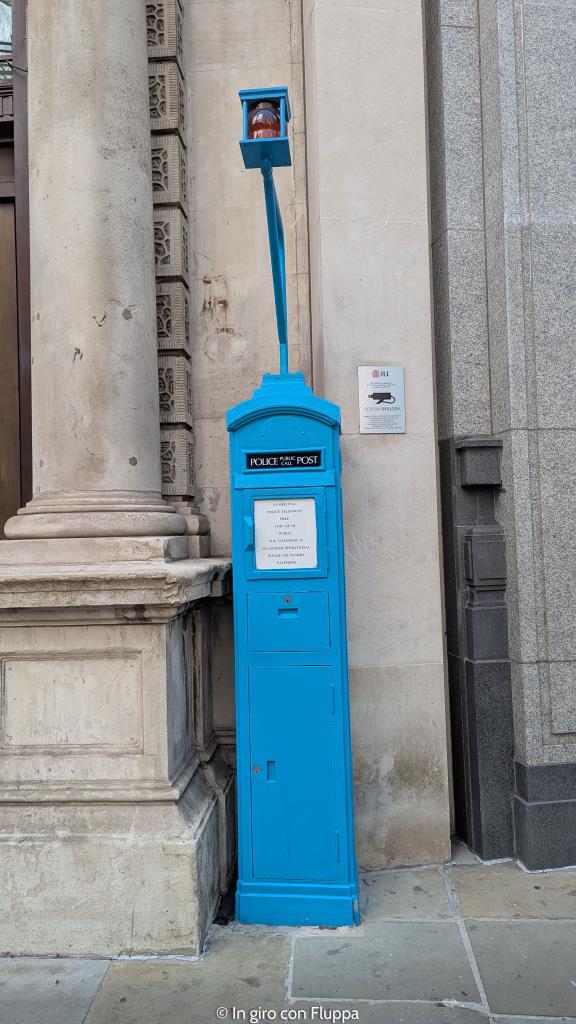 Police Public Call Post, Londra