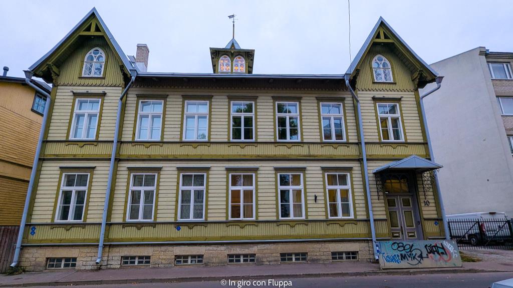 Case in legno colorate nel quartiere di Kalamaja, Tallinn