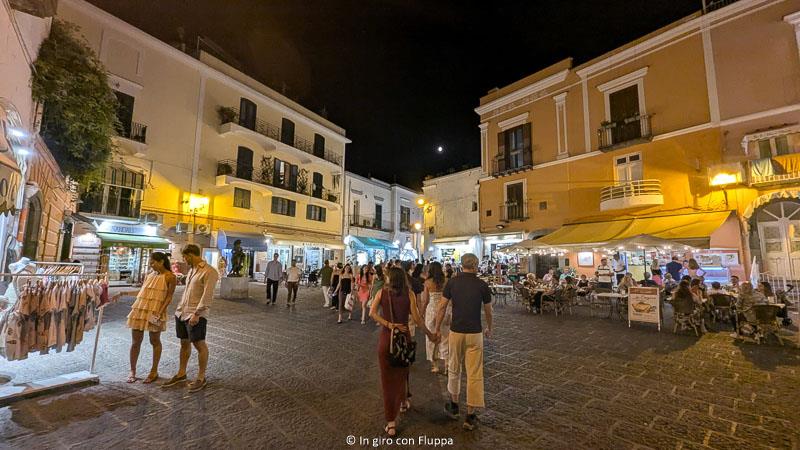 Forio d'Ischia di sera