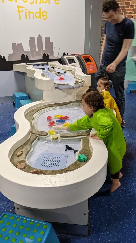 Giochi d'acqua nel Mudlarks Family Gallery