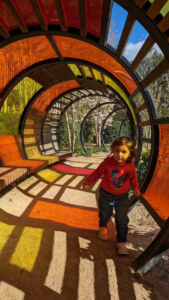 Tunnel colorato nel Kew’s Children’s Garden