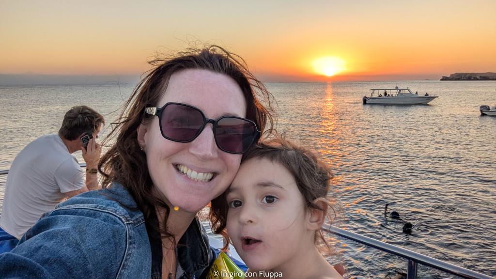 Fluppa e Vicky, tramonto alle Isole Dimaniyat, Oman