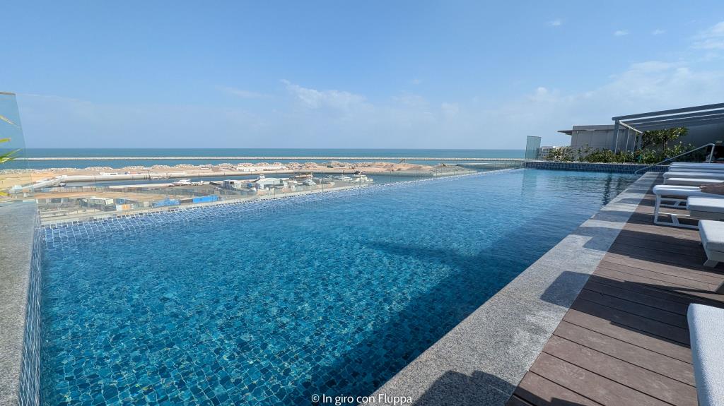 Hotel Mysk Al Mouj, Muscat: piscina