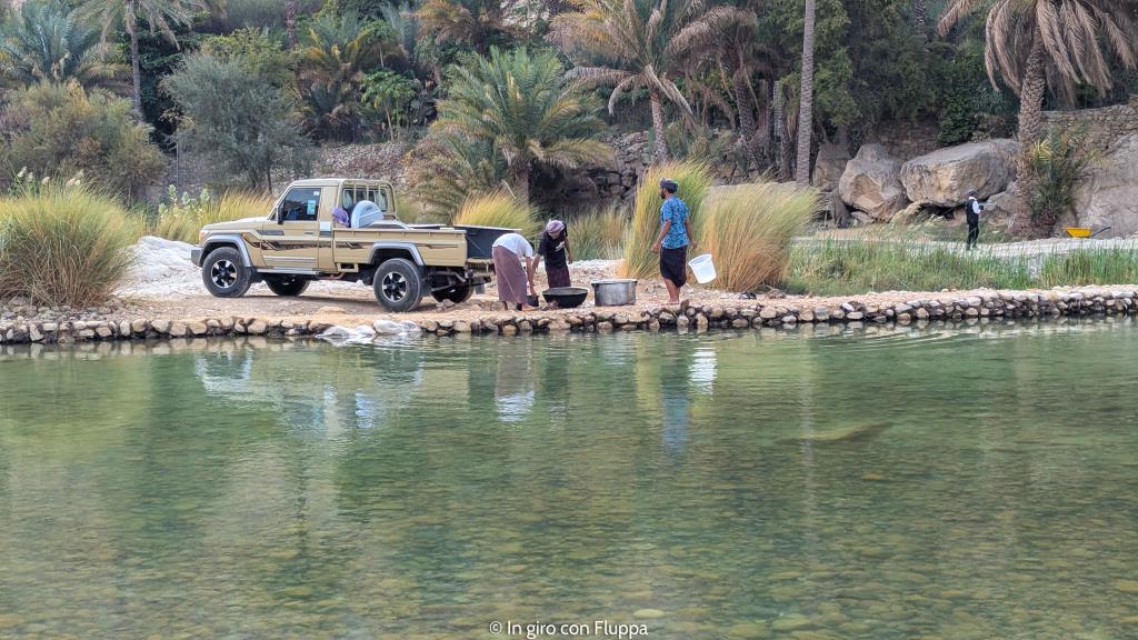 Acqua cristallina del Wadi Bani Khalid, Oman