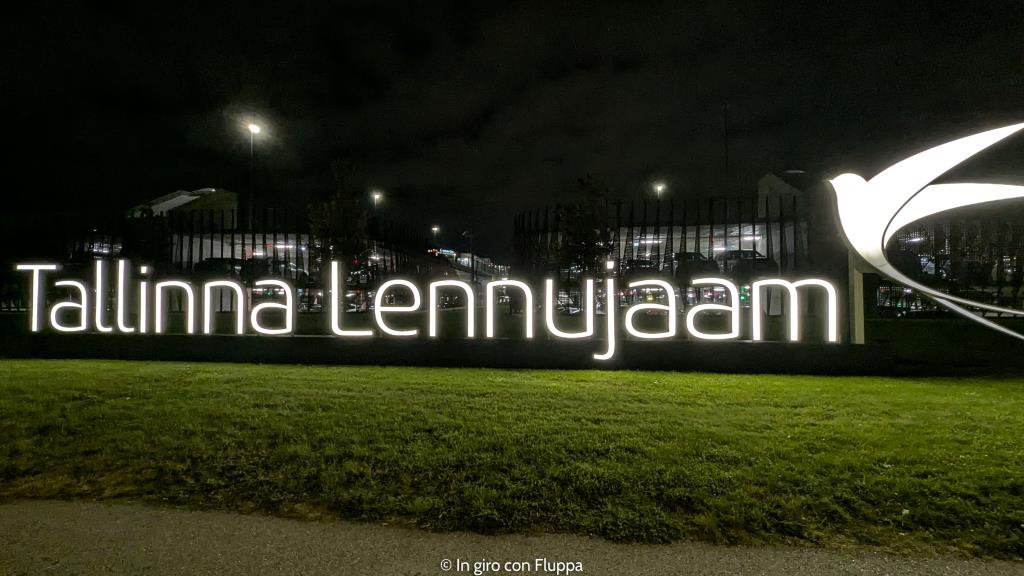 Esterno dell'aeroporto di Tallinn