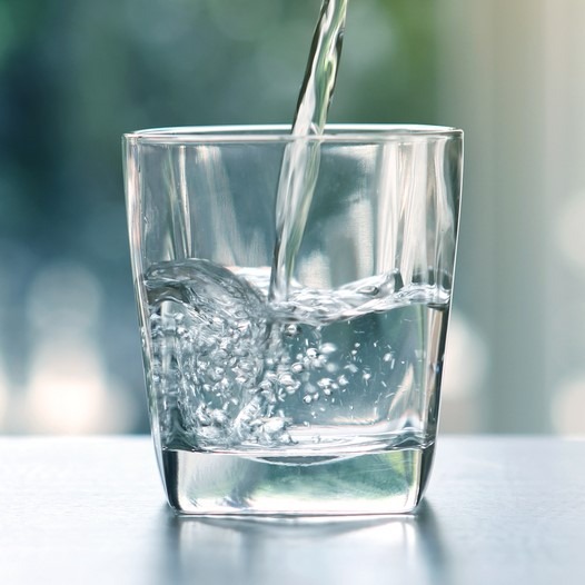 Mineralwasser (mit Kohlensäure) Kalorien-Nährwerte