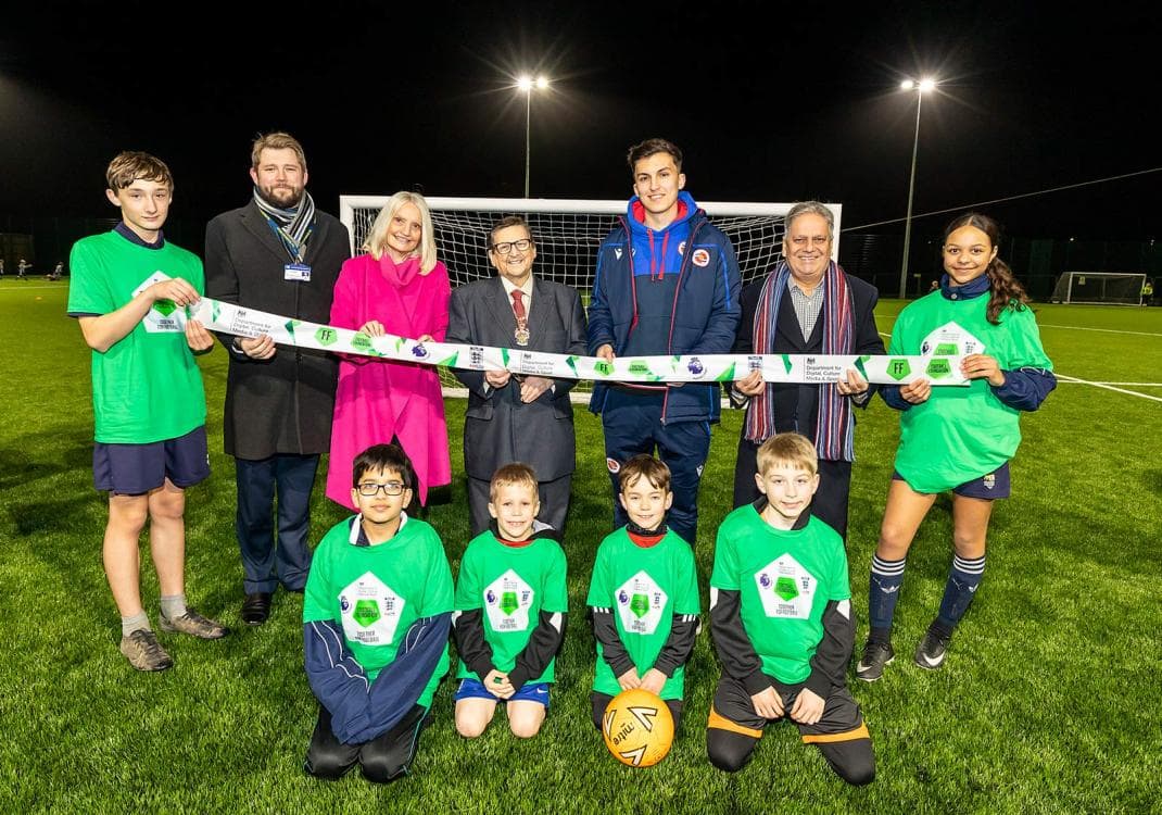 Emmbrook Headteacher Nick McSweeney, Cllr UllaKarin Clark, Deputy Mayor, Cllr Malcolm Richards, Reading's Tom Mc