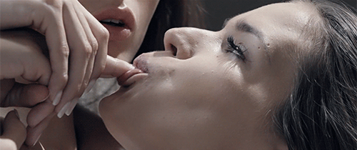 silvie-deluxe-naomie-montana-x-art.gif