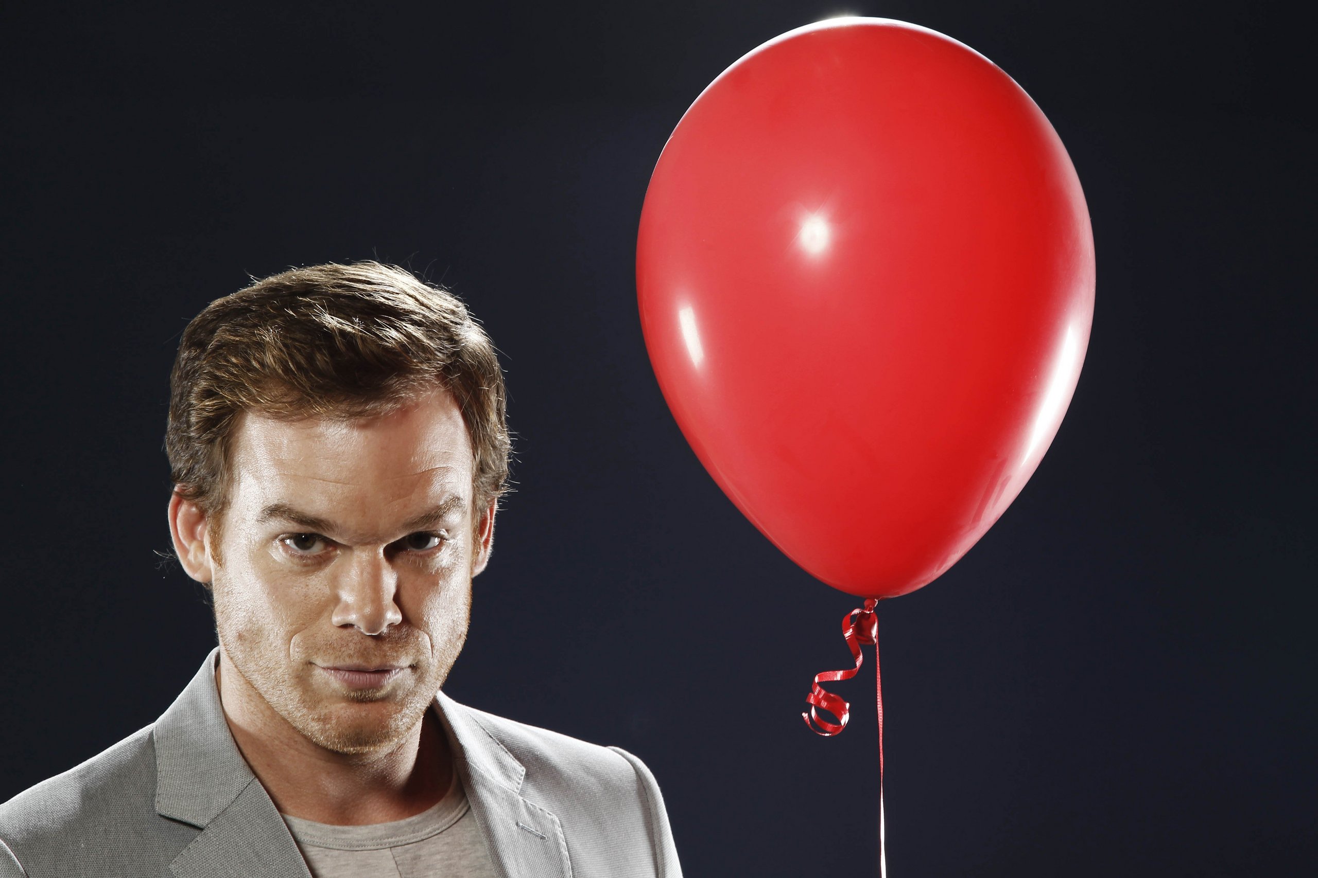 Michael-C-Hall-s-Dexter-LMT-Music-Lodge-Photoshoot-Comic-Con-2011-HQ-dexter-24085790-2560-1707_2014-09-08.jpg