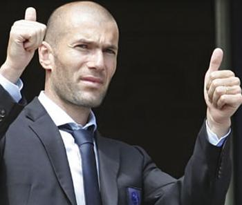 ZinedineZidane-peur-travailler-bosser-JoseMourinho-entraineur-Zizou-stade-SantiagoBernabeu-sortie-autobiographie-conseiller-president-FlorentinoPerez-RealMadrid.jpg