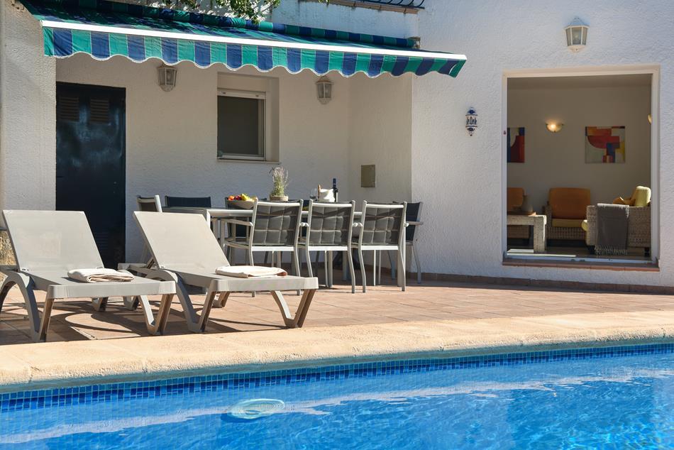 Bedroom accommodation at Nova in Spain
