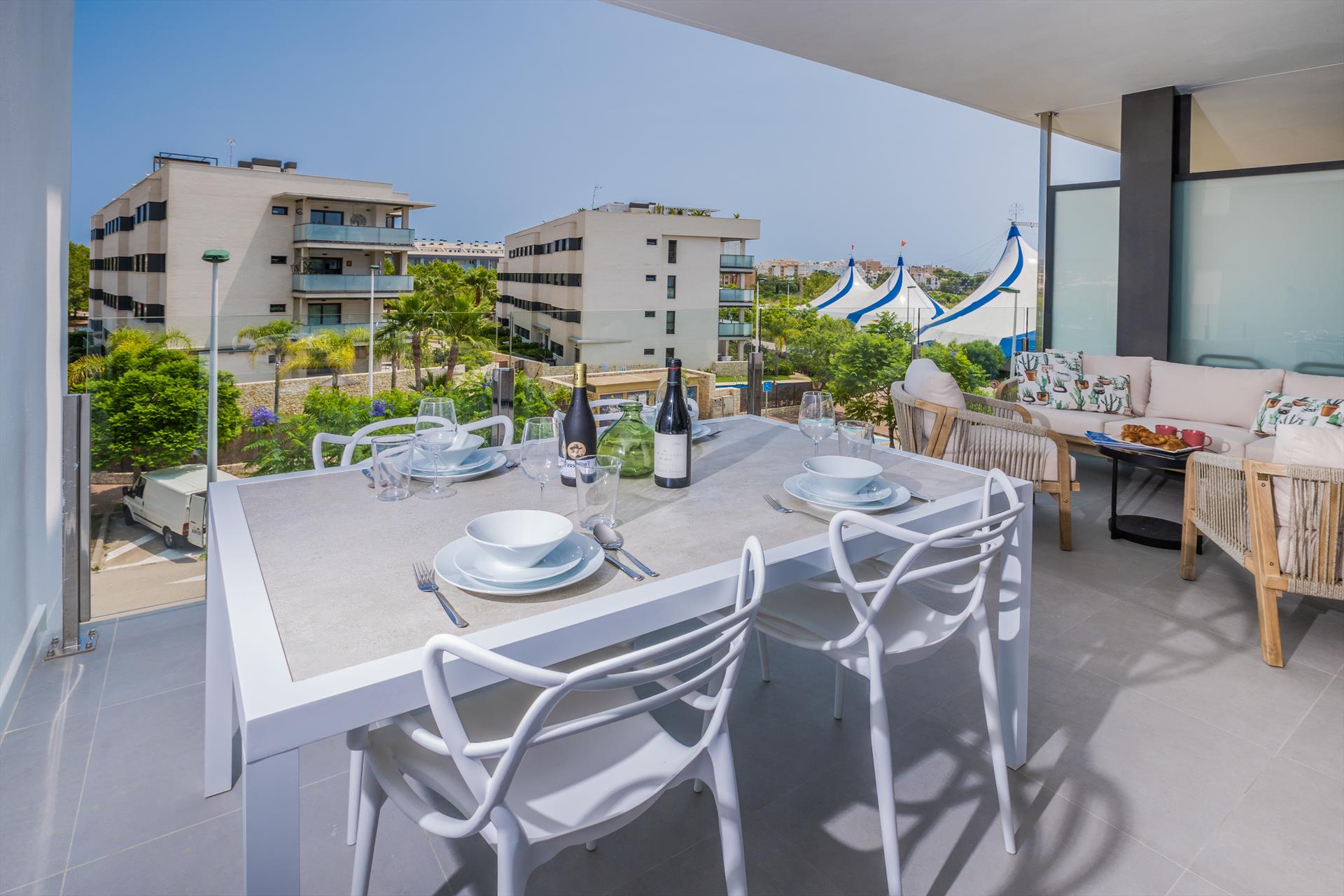 Interior living area at Arenal Playa III in Spain