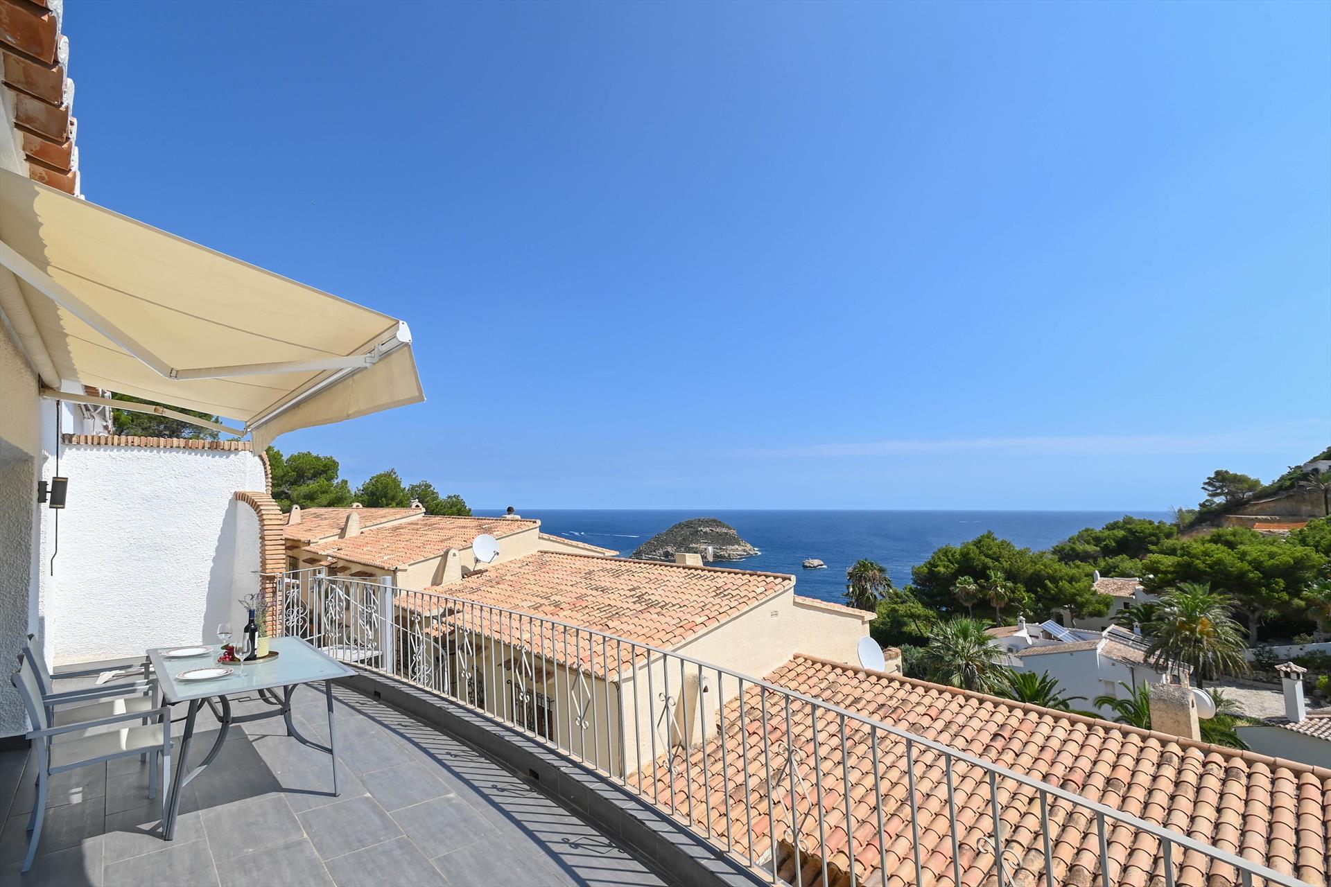Exterior view of Las Gaviotas II in Spain