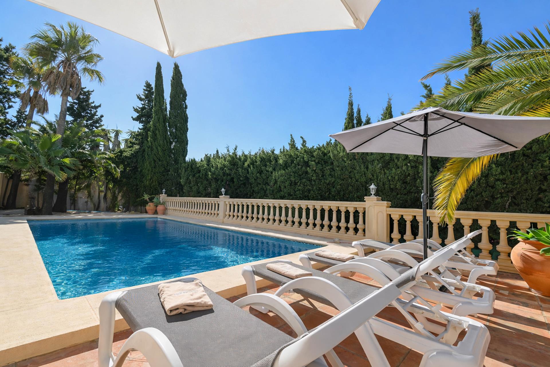 Villa Hermosa 8 pax