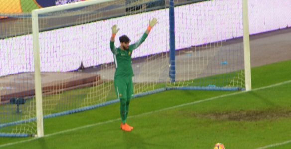 Alisson Che Rinvia In Napoli Roma 2017 18
