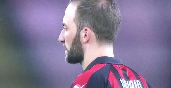 Higuain Napoli Milan 2018 19