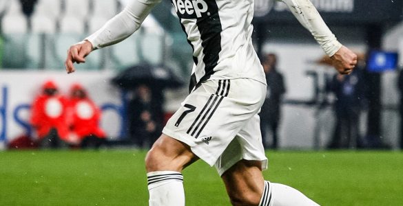 Gara Di Seria A Tra Juventus E Parma Allo Allo Juventus Stadium Di Torino. Cristiano Ronaldo CR7 Della Juventus In Azione 1