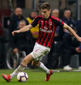 Gara Di Seria A Tra Milan E Sassuolo Allo Stadio San Siro Di Milano. Krzysztof Piatek In Azione
