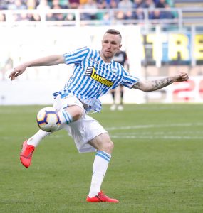 Gara Di Seria A Tra Inter E Spal Allo Stadio San Siro Di Milano. Jasmin Kurtic Della Spal In Azione