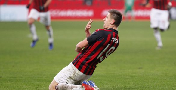 Gara Di Seria A Tra Milan E Cagliari Allo Stadio San Siro Di Milano. Krzysztof Piatek In Azione.