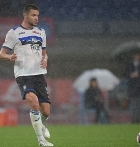 Gara Di Seria A Tra Napoli E Atalanta Al San Paolo Di Napoli. Berat Djimsiti In Azione.