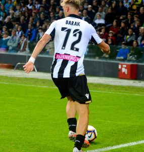 Gara Di Seria A Tra Napoli E Udinese Allo Stadio San Paolo Di Napoli. Antonin Barak DellUdinese In Azione