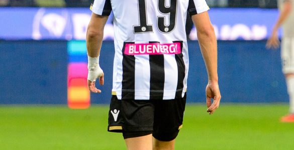 Gara Di Seria A Tra Napoli E Udinese Allo Stadio San Paolo Di Napoli. Jens Stryger Larsen DellUdinese In Azione