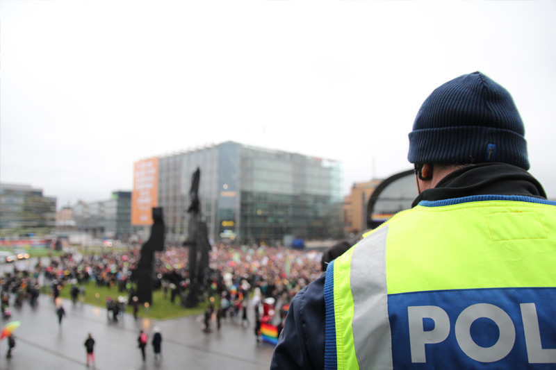 IL_Poliisi_800x533 Pride-kulkue Helsingin Mannerheimintiellä