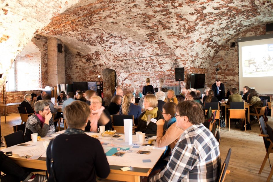 Verkostotyöpaja Tenalji von Fersenissä Suomenlinnassa vuonna 2018.