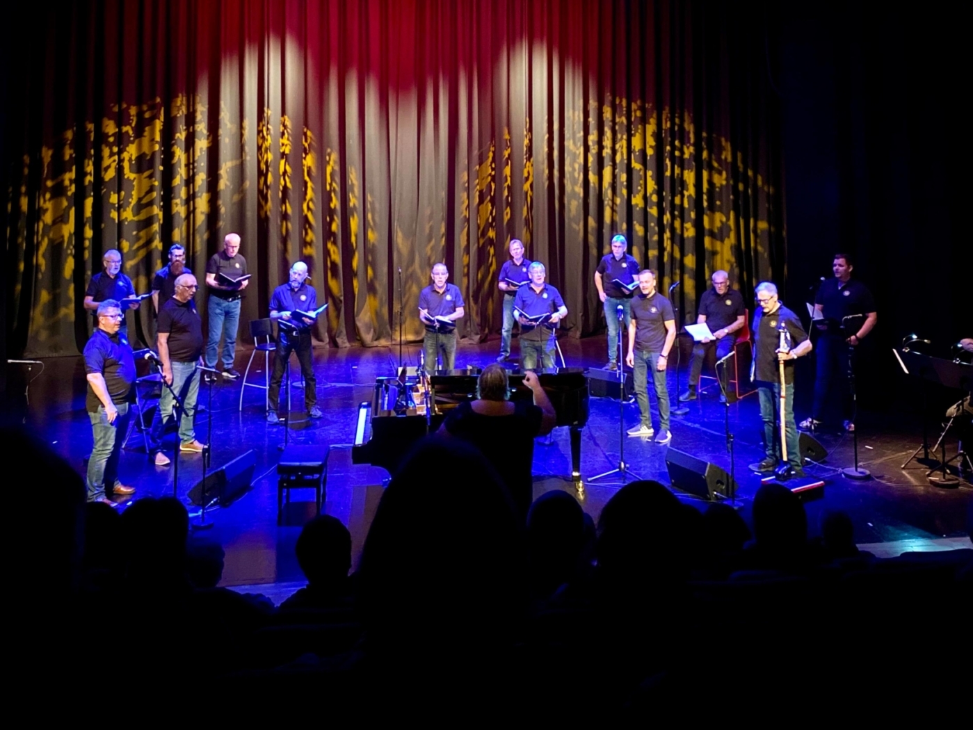 Sistranda mannskor, Frøya kulturhus, Oktobersang Sistranda mannskor, Frøya kulturhus, Oktobersang