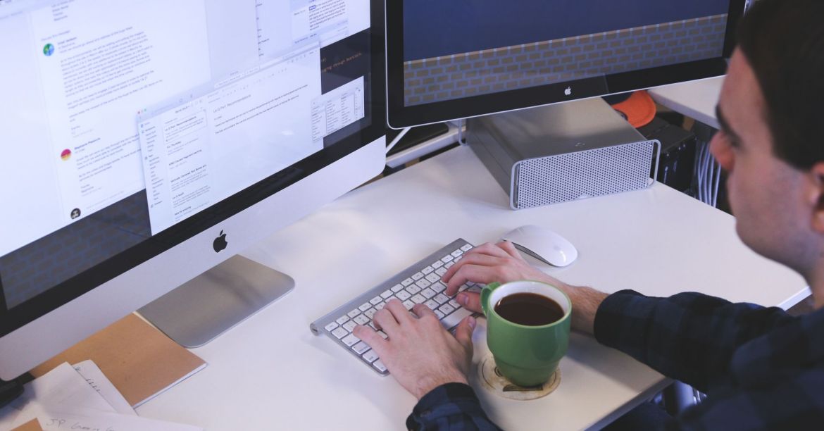 TWORZENIE APLIKACji: Profesjonalny zespół z wieloletnim doświadczeniem w realizacji dedykowanych systemów IT. Dynamiczne systemy i portale korporacyjne. Najnowsze trendy i technologie.