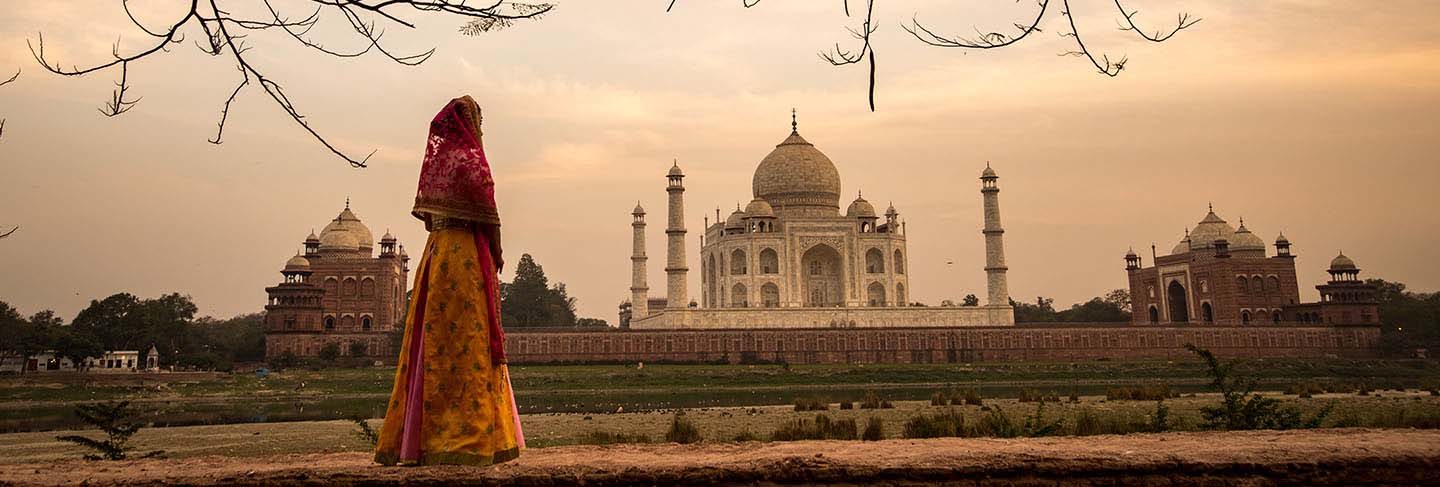 Taj mahal scenic the morning view of taj mahal monument. a unesco world heritage site at agra, india.