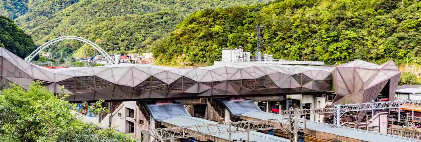 Houtong station is railway station on the taiwan railway administration (tra) yilan line