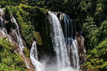 Honduran pulhapanzak waterfalls