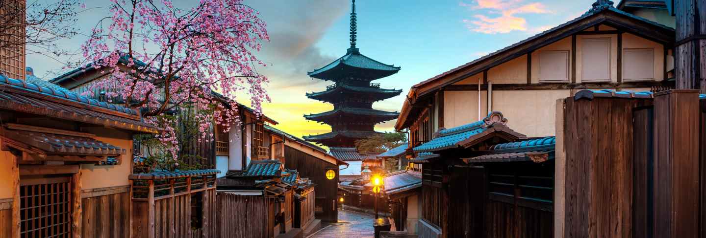 Yasaka pagoda and sannen zaka street with cherry blossom in the morning, kyoto, japan