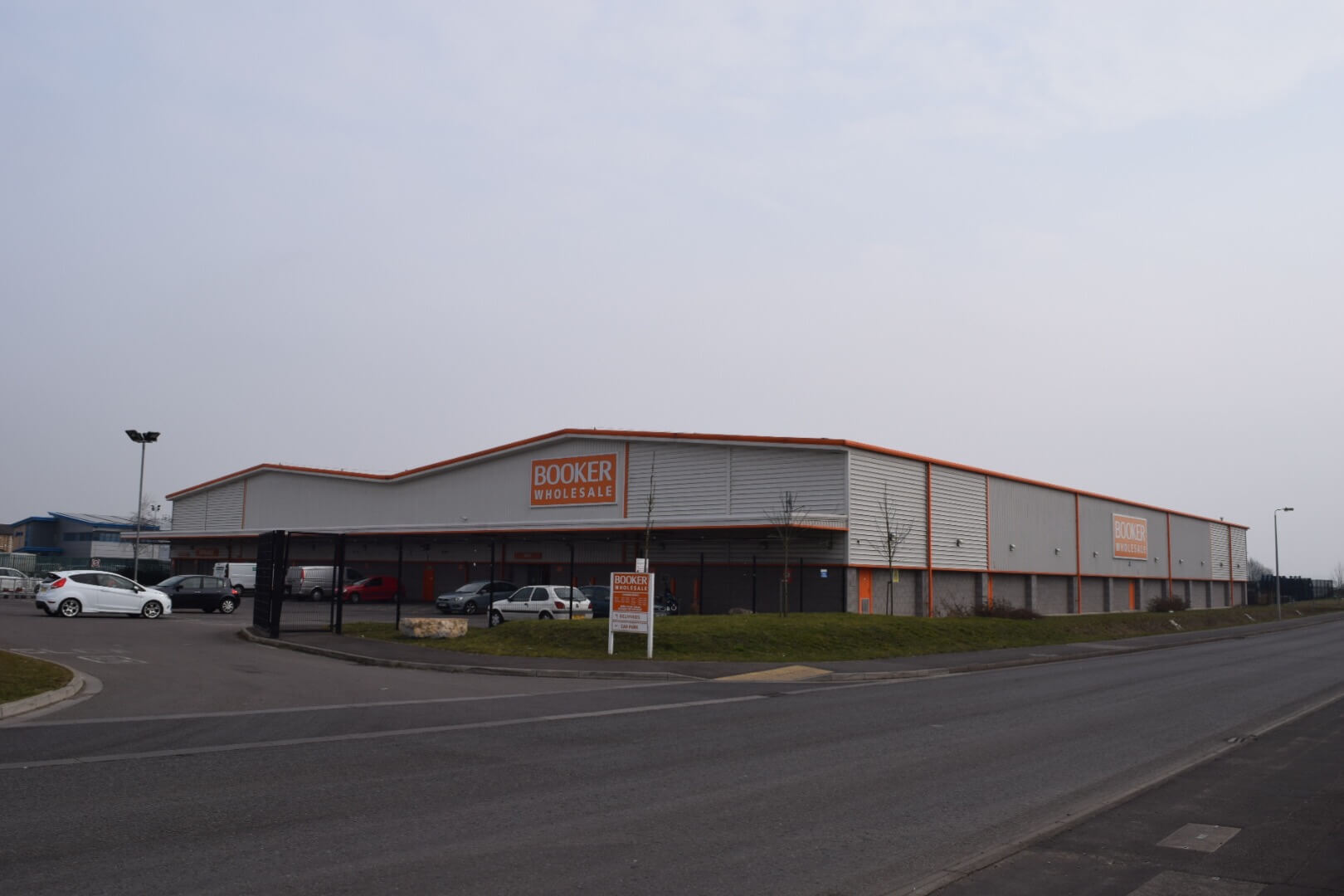 Booker Cash and Carry First World Hybrid