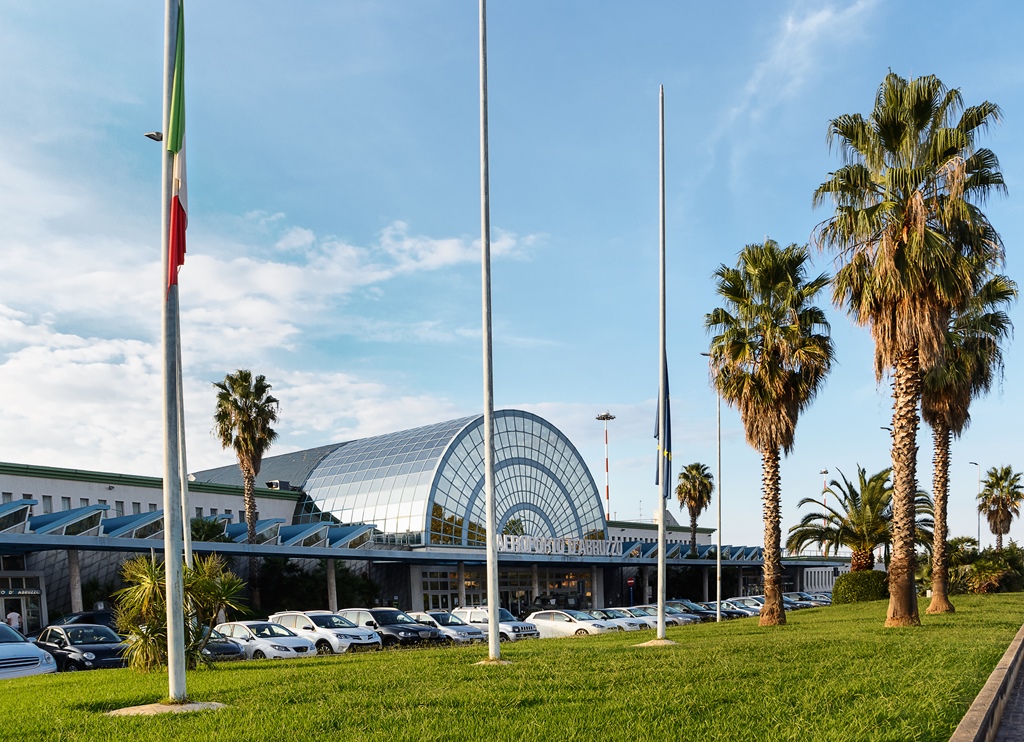Pescara Abruzzo Airport how to reach the city centre from the airport