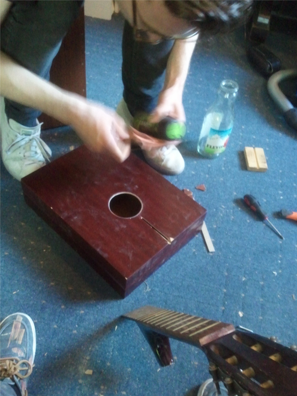 eigen gitaar <br>
maken