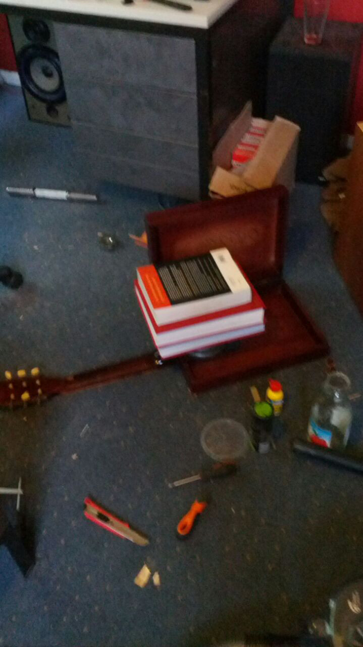 hoe maak je een <br>
gitaar