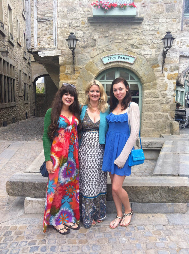 1070391513photo 8