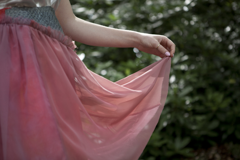 Girl in the palace outfit 3 14