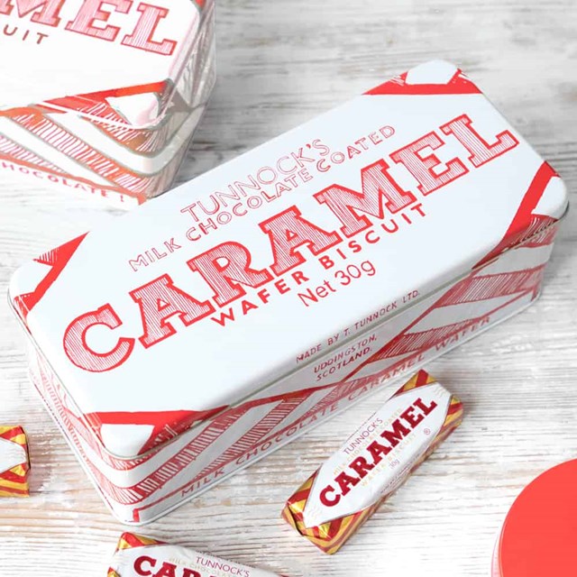 Tunnocks Caramel Wafer Biscuit Tin with 9 Giant & 9 Std Caramel Wafers
