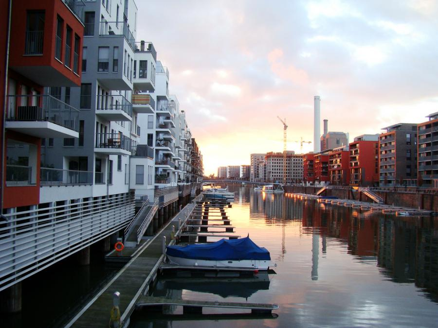 Victoria studied abroad in Frankfurt and is now a PhD student