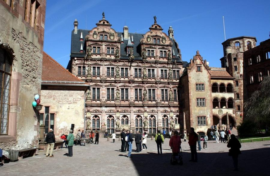 Katherine studied abroad in Heidelberg and is now a Senior Recruitment Consultant